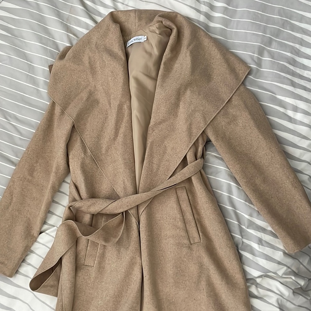 Belted trench coat!